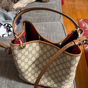 Gucci Beige and Tan Shoulder Bag